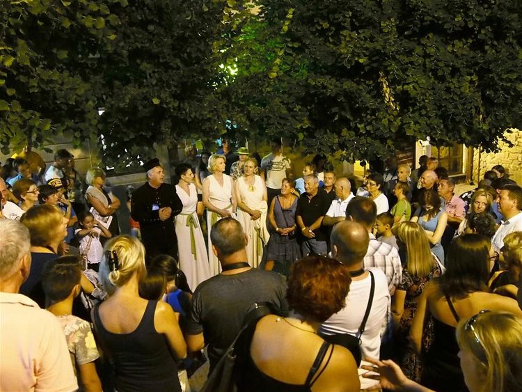 Noćno Razgledavanje Grada